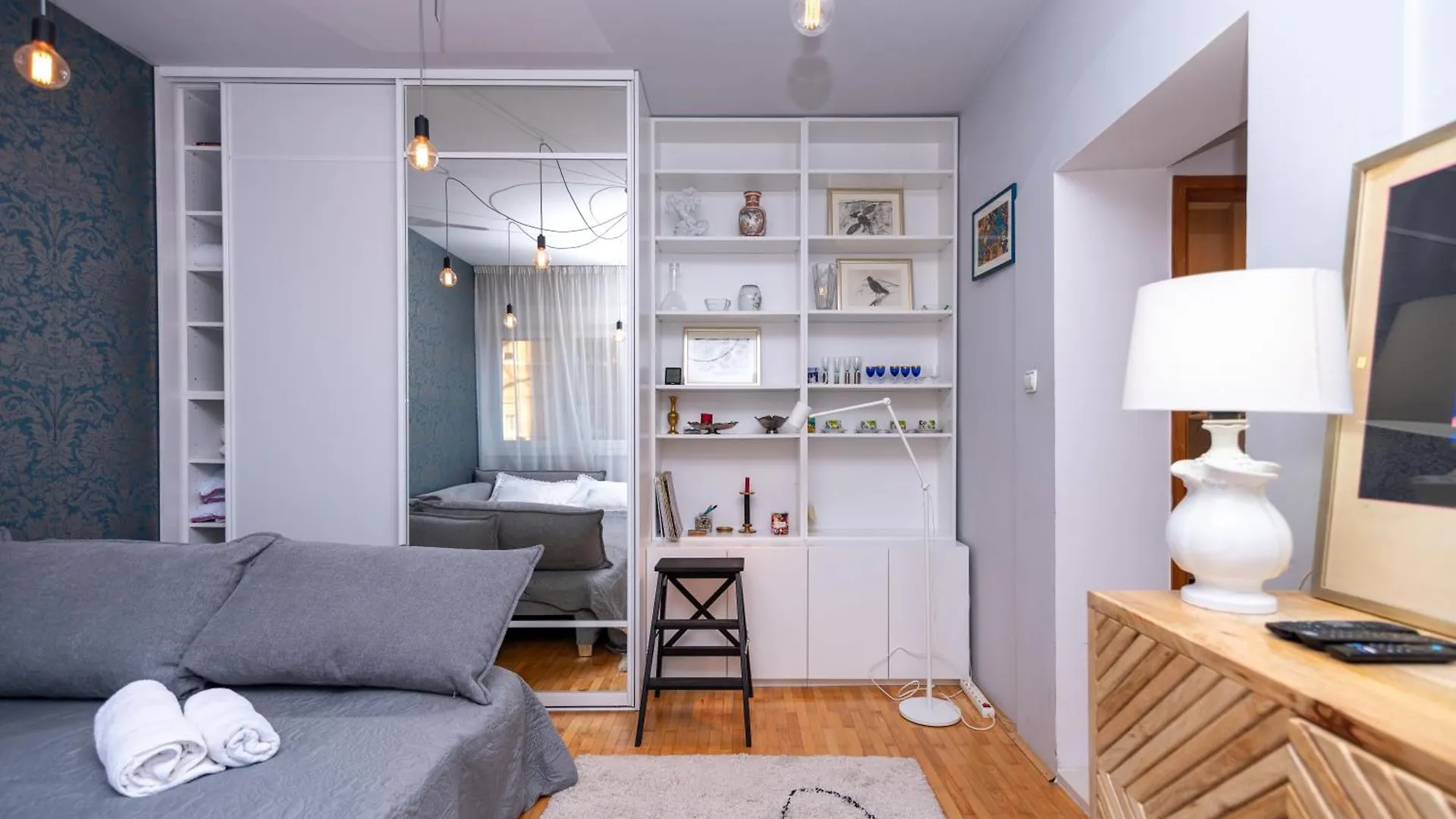 Cozy Apartment With Balcony In Center Split 0*,
