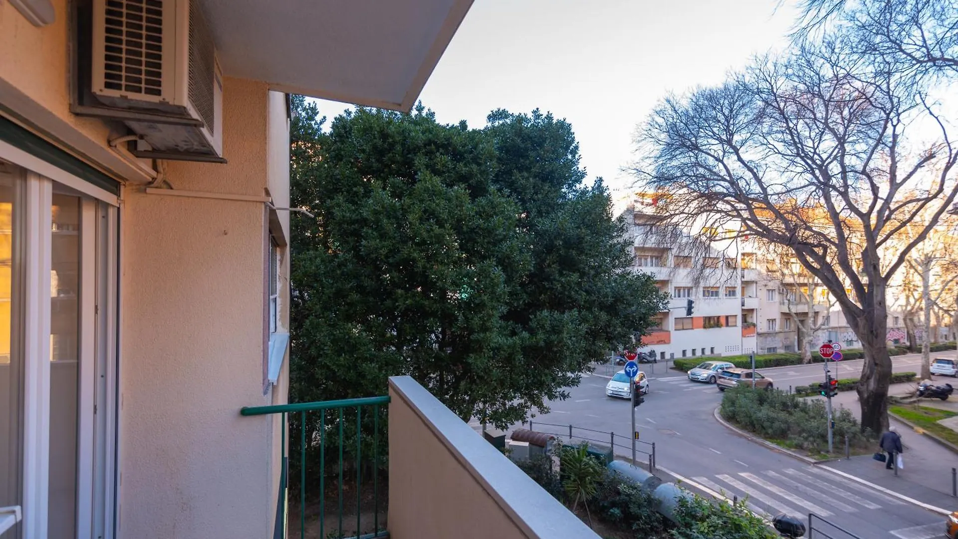 Cozy Apartment With Balcony In Center Split