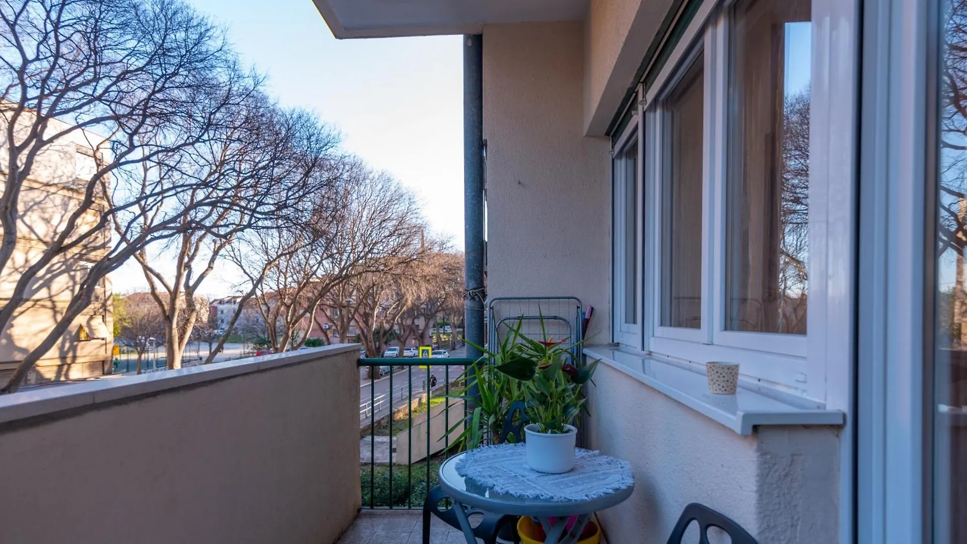 Cozy Apartment With Balcony In Center Split
